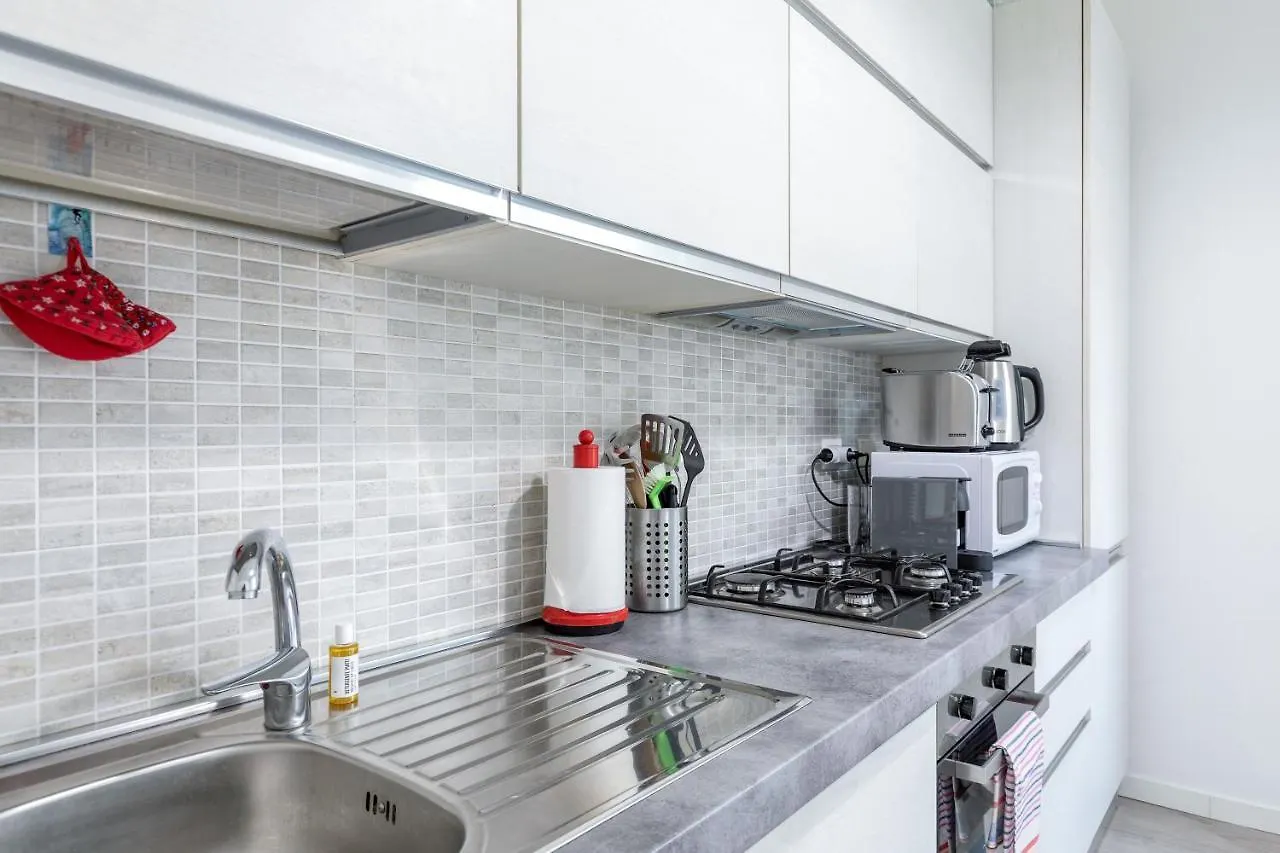 Piazza De Angeli M1 Comfortable Flat With Balcony Milan