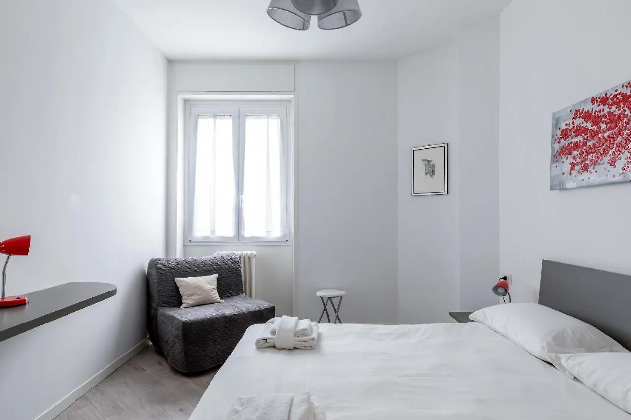 Piazza De Angeli M1 Comfortable Flat With Balcony Milan Italy