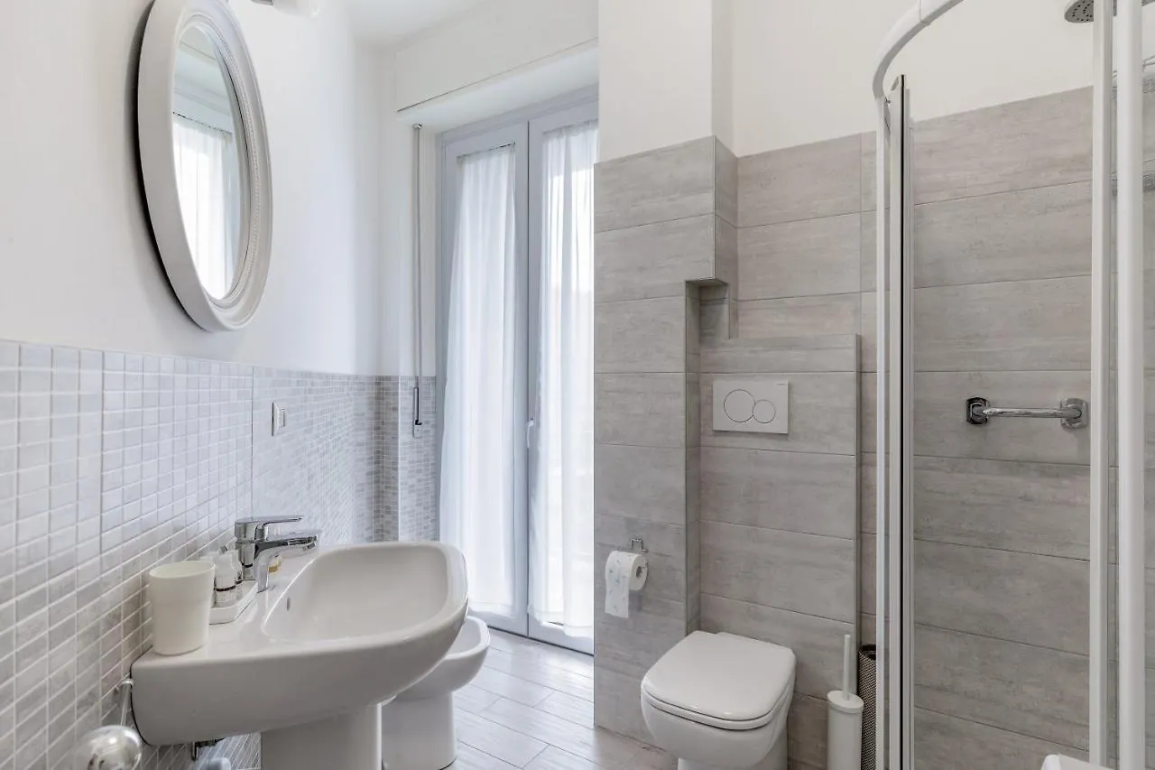 Piazza De Angeli M1 Comfortable Flat With Balcony Milan Apartment
