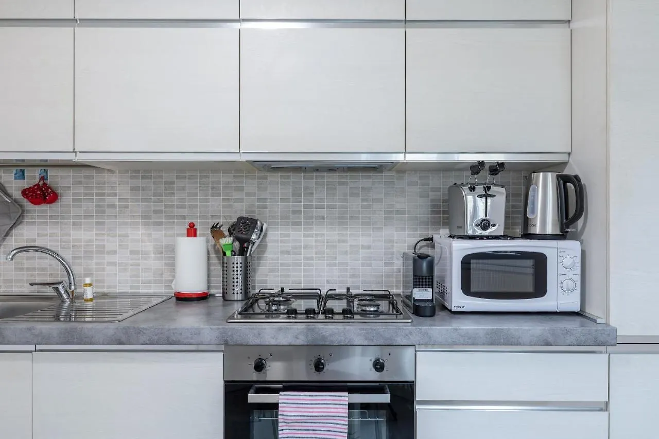 Piazza De Angeli M1 Comfortable Flat With Balcony Milan
